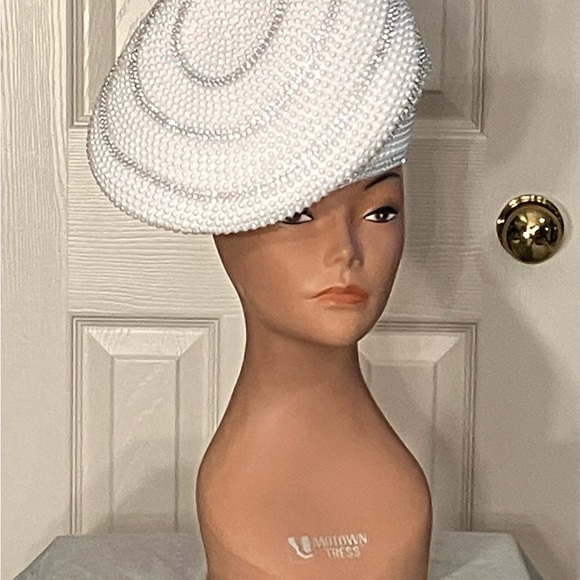 NEW CHARM NY White Pearl PILLBOX HAT CHURCH DERBY FORMAL RHINESTONES